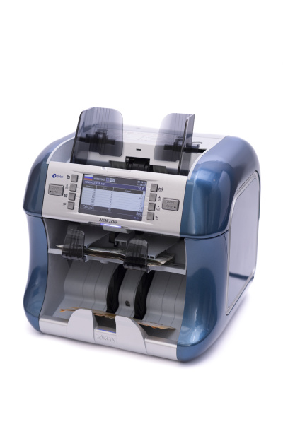 2-х карманный мультивалютный счетчик банкнот Kisan Newton А 2-х карманный мультивалютный счетчик банкнот Kisan Newton А