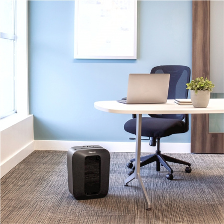 Шредер Fellowes® Powershred® LX50, DIN P-4, 4х37мм, 9лст.,  17 лтр., уничт.: скрепки,скобы,карты