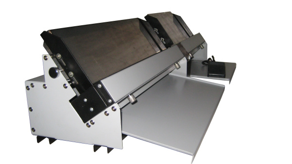 Профессиональный нарезчик визиток Bulros F-50