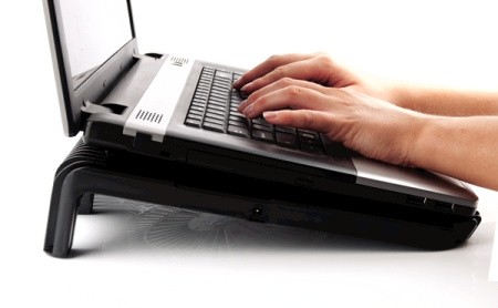 Smart Suites™ Охлаждающая подставка для ноутбука Maxi Cool Smart Suites™ Охлаждающая подставка для ноутбука Maxi Cool