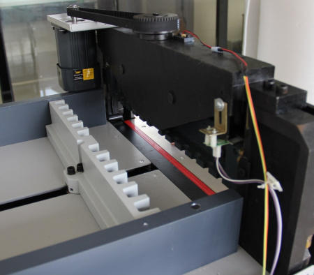 Автоматический программируемый гильотинный  резак Bulros 4808H