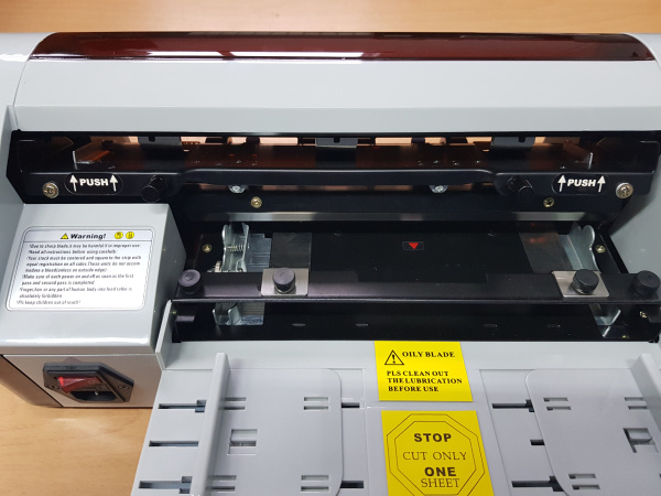 Нарезчик визиток с защитой от перекоса Bulros F-25