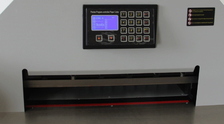 Автоматический программируемый гильотинный  резак с расширенным столом на 30 см. Bulros 520V3+