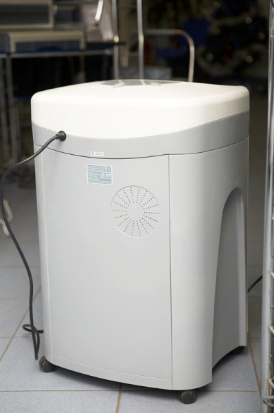 Уничтожитель бумаги PRO KGB 4012C