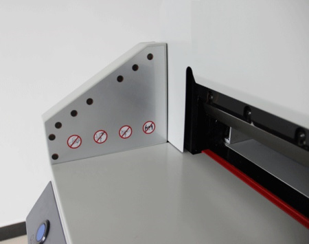 Автоматический программируемый гильотинный  резак Bulros 4606H