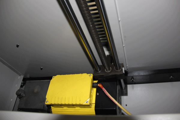 Автоматический программируемый гильотинный  резак Bulros 7208H