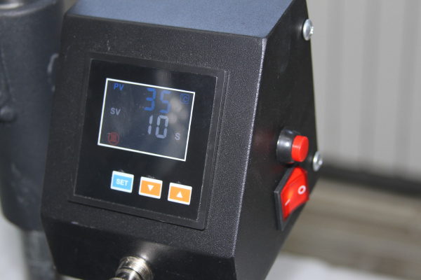 Горизонтально-поворотный термопресс со сменными насадками 5:1, с электронным управлением Bulros K-5